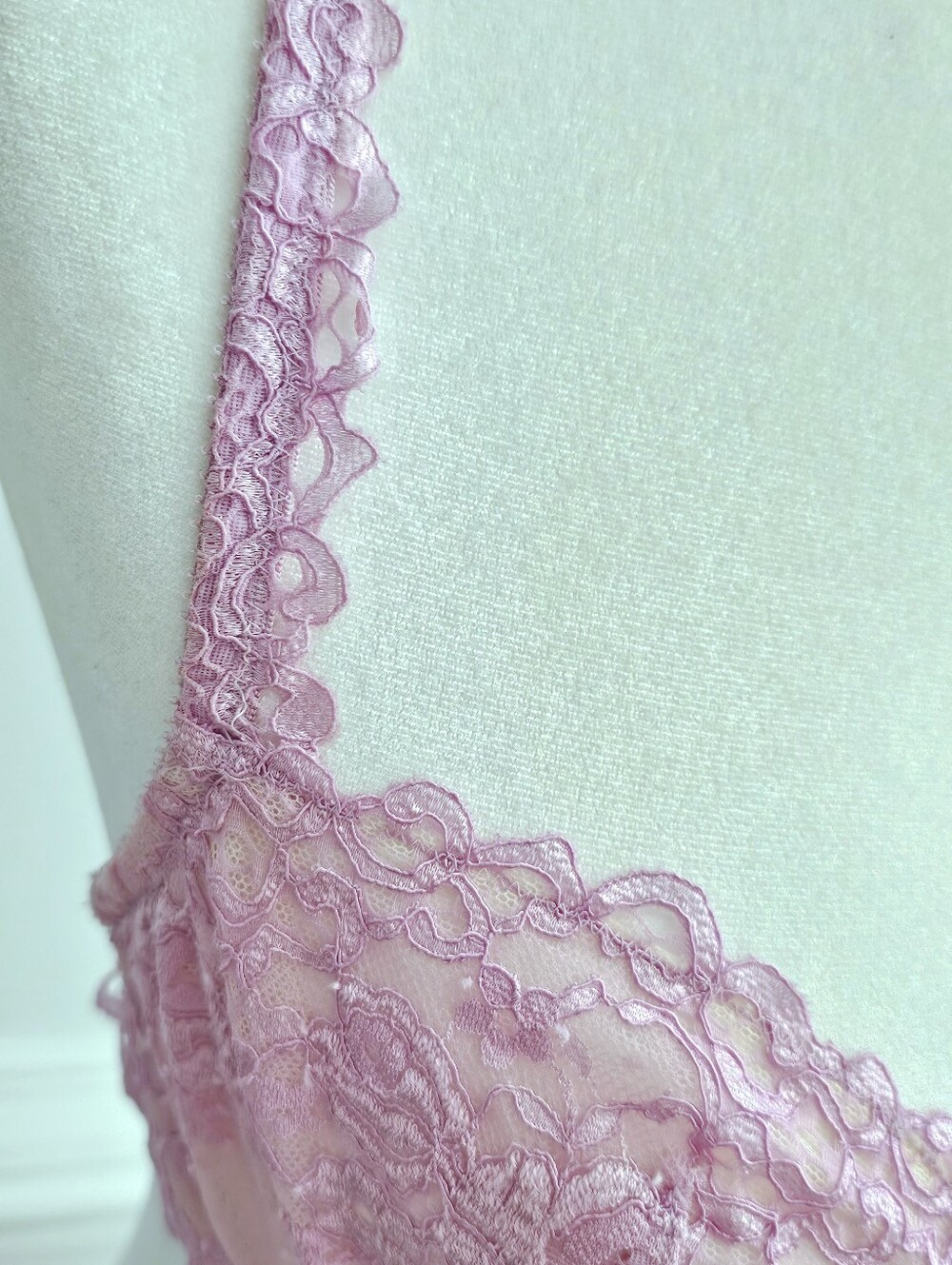 Vtg Victoria's Secret Sheer Lavender Lace Unlined Demi Bra 34D - Swiss Dot Mesh - Picture 2 of 8